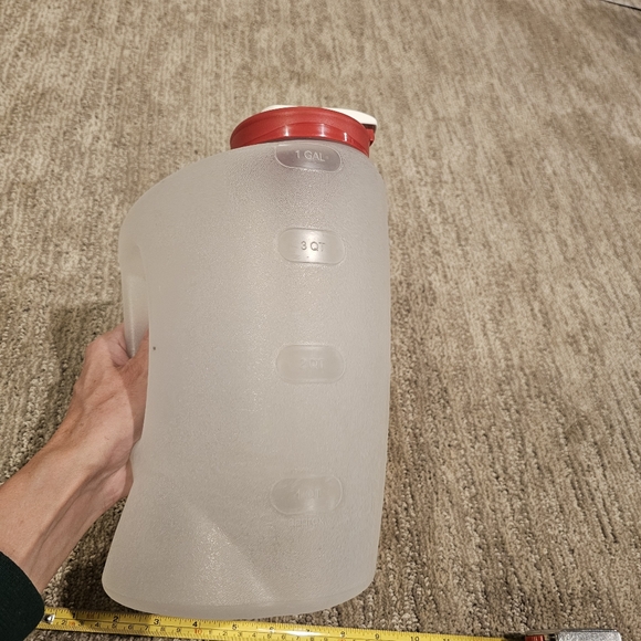 Vintage Rubbermaid MixerMate leak-resistant pitcher - 1 Gallon - Picture 3 of 7